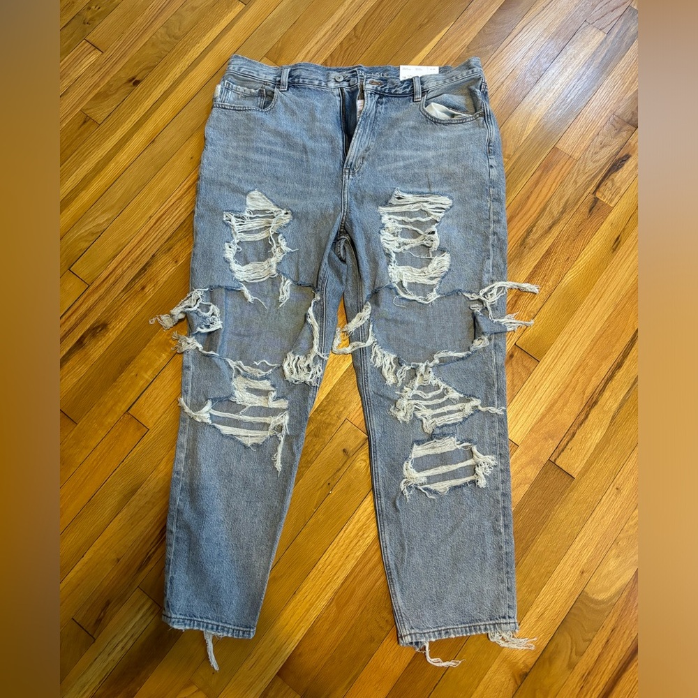 American Eagle Mom Jean